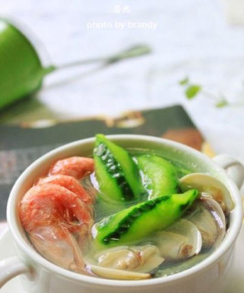 美味鲜虾脆瓜，做法大揭秘（清爽脆口，营养美味，脆瓜与鲜虾搭配新颖独特）