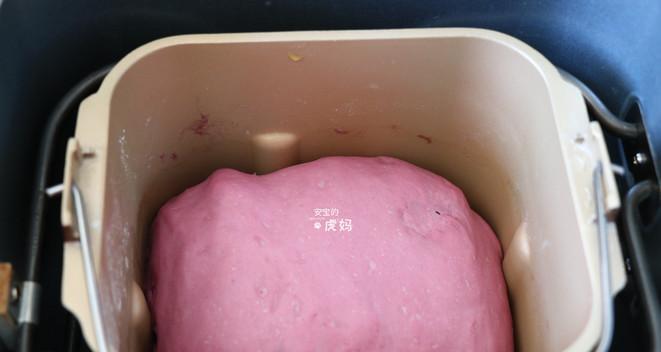 紫薯腊肉干果面包的制作（让你的味蕾飞跃！紫薯腊肉干果面包的制作教程）