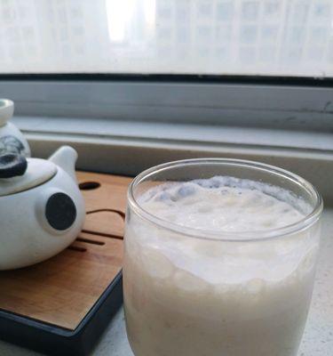 尝鲜！桑葚香蕉奶昔的做法！（让你爱上这个夏天的饮品！）