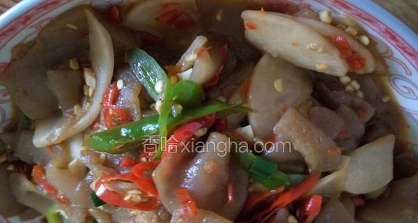 酸辣泡椒水晶魔芋的制作方法（清爽爽口口感，自制美食等你来尝！）