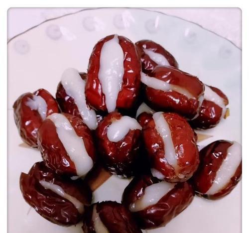 以心太软红枣糯米，甜蜜冬日美食（温暖冬日，以心为本，享受美食的瞬间）