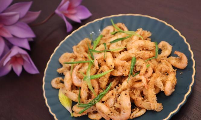 河虾，口感鲜美，再加上炸制，更是美味倍增！（河虾，口感鲜美，再加上炸制，更是美味倍增！）