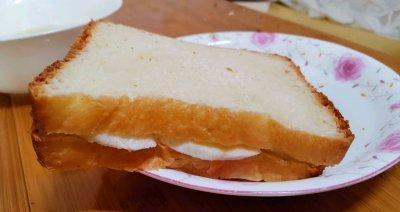 自制香蕉红豆三明治（营养美味的三明治，让你全天都有好心情）