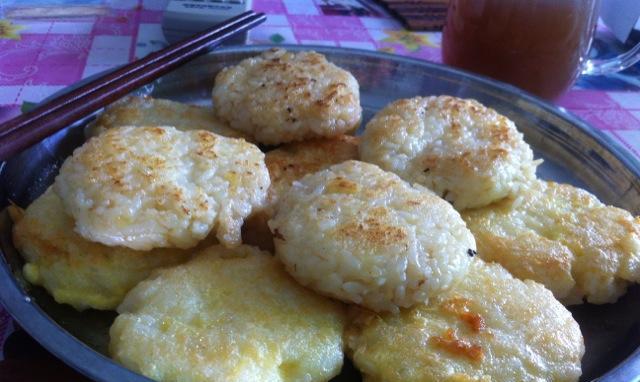 健康美味的蔬菜大米饼（一道简单易做的素食佳肴）