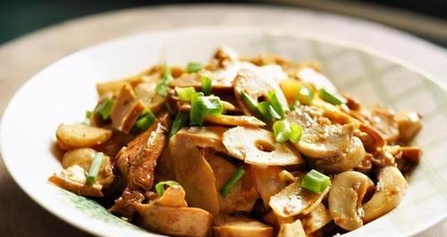 美味鲜蘑炒干豆腐的做法（用新鲜蘑菇和鲜香干豆腐，轻松做出美味佳肴）
