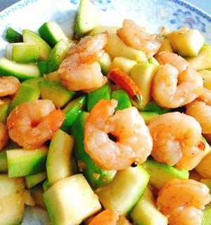 虾仁西葫芦的美味烹饪法（健康营养、简单易学、快捷方便）