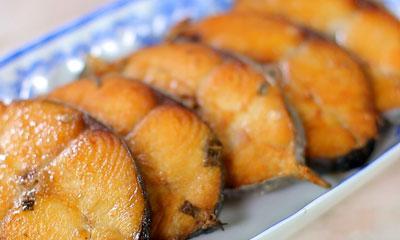 香煎马交鱼的完美烹饪技巧（轻松掌握的高级美食制作方法）