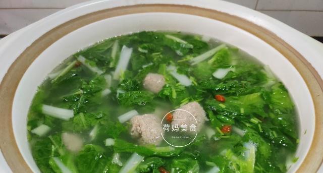 肉丸浸白菜的烹饪秘籍（一道美味营养的传统家常菜谱）