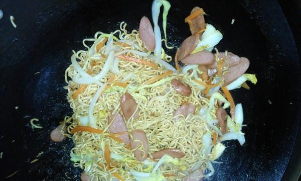 简单易做的野菜炒面，让你轻松享受美食（简单易做的野菜炒面，让你轻松享受美食）