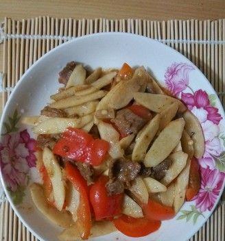 美味肉炒山药（山药鲜嫩入味，香辣肉片诱人食欲）