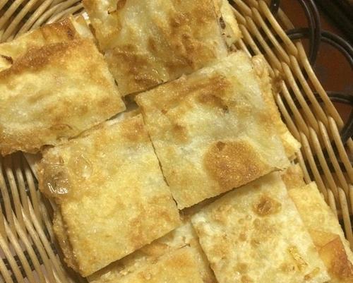 香脆印度飞饼的制作方法（用少量材料轻松制作，做出口感极佳的印度飞饼）