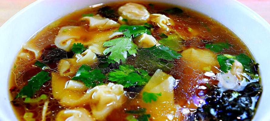 手把手教你制作美味圆白菜馄饨（一次掌握关键技巧，自制口感绝佳馄饨）