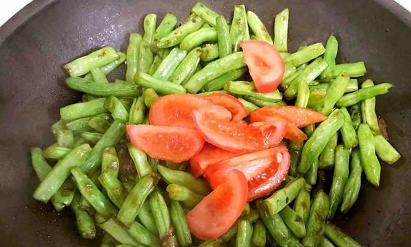 美味营养的西红柿炒扁豆，让你健康美食双不误！（不同的烹调方式，不一样的口感享受！）