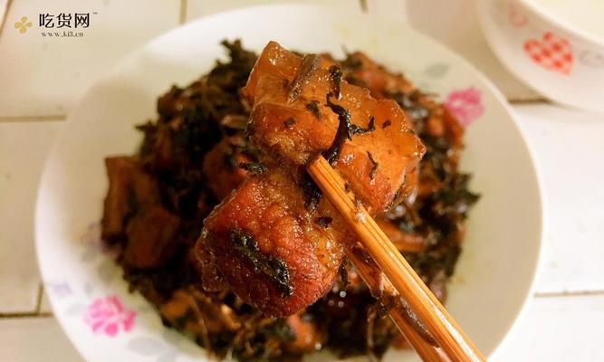 美味肉末炒梅菜干的做法（传统美食口感鲜美，下饭好选择）