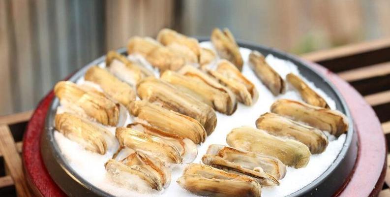 盐焗蛏子的制作方法（以古法为基础，口感鲜美的健康小食）