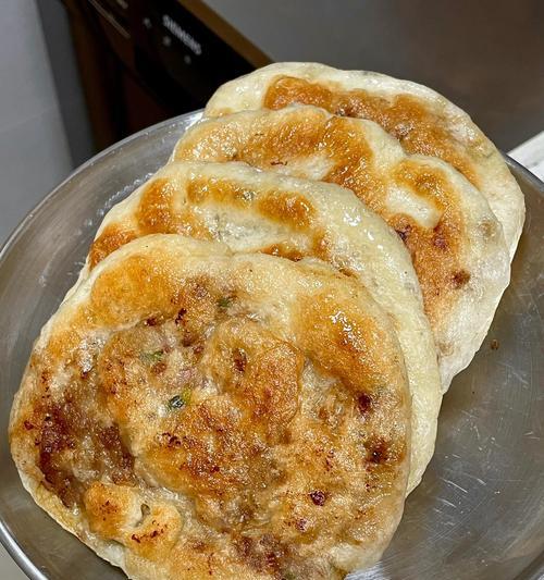 香菜煎饼的制作方法（用香菜提味，口感更美味）