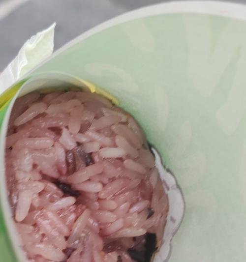 学习如何制作美味紫米珍珠丸子（让你的家庭聚餐更加美味可口）