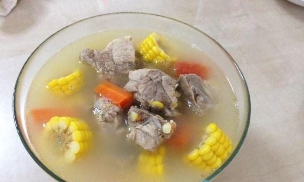 美味又健康的玉米毛豆骨头汤（家庭健康必备的营养汤）