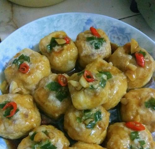 油炸豆泡制作技巧详解（如何制作美味可口的油炸豆泡）