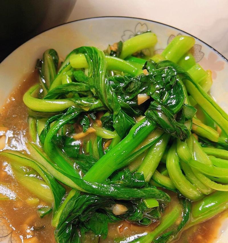 美味健康的菜心丸子汤（以新鲜菜心制作的丸子汤，清爽营养，美味可口）