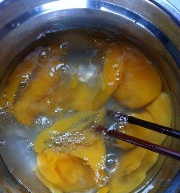 以榨菜为灵魂，鸭蛋为主角，一道香气四溢的佳肴（以榨菜为灵魂，鸭蛋为主角，一道香气四溢的佳肴）