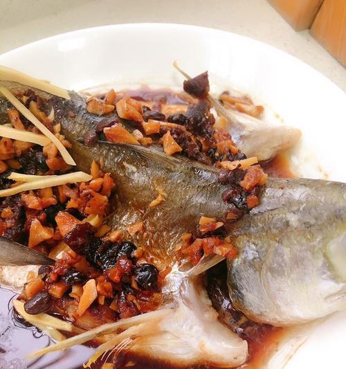 蒸豆豉鱼的做法（让你在家也能吃到餐馆级的美味）
