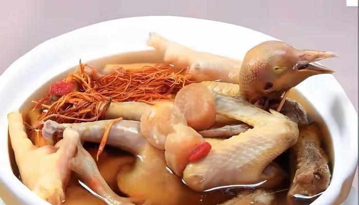 香菇黄豆大骨汤的做法（让你的味蕾尽享滋味/餐桌上的热门菜品）