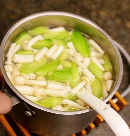 清爽美味蒸豌豆（以清蒸为主的健康美食）