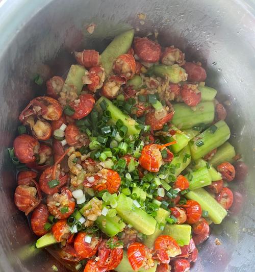 自制小龙虾的制作方法（简单易学，轻松做出美味小龙虾）