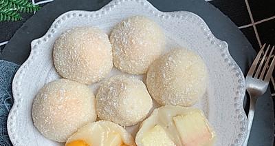 椰丝糯米糍的制作方法（让你尝到椰香四溢的美味佳肴）