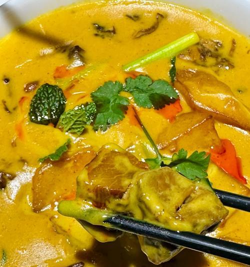 用印度彩蔬咖喱做美味鸡肉料理（彩蔬咖喱鸡——让你品尝印度美食的美妙滋味）