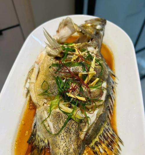 炸烹鳜鱼球，香鲜多汁的美味享受（手把手教你制作口感绝佳的炸烹鳜鱼球）