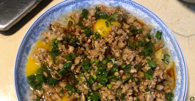 蒸肉包蛋的做法（快速简便的早餐制作法）