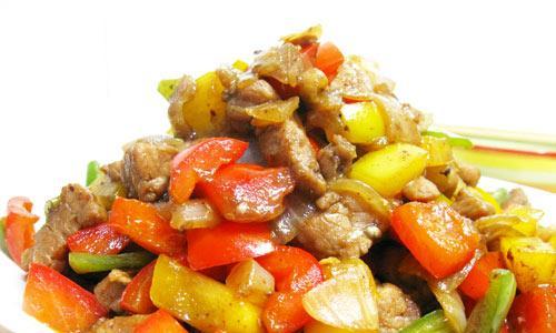 酸辣双丁的制作方法（中国传统美食的口感享受）