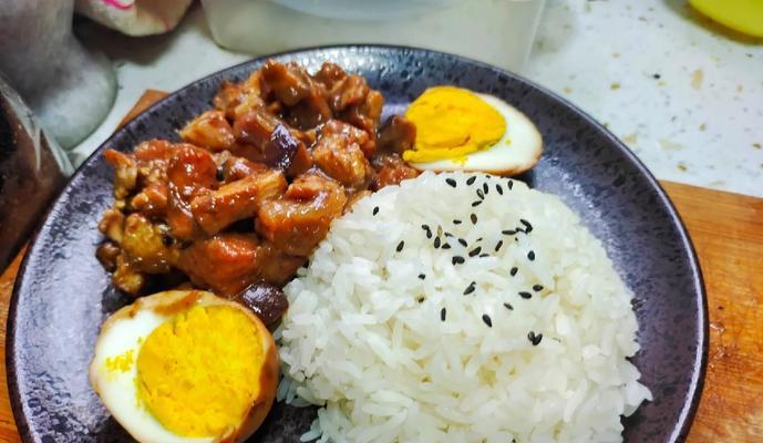 快手美食-肉末鸡蛋蒸米饭（如何做出好吃又方便的蒸米饭？）