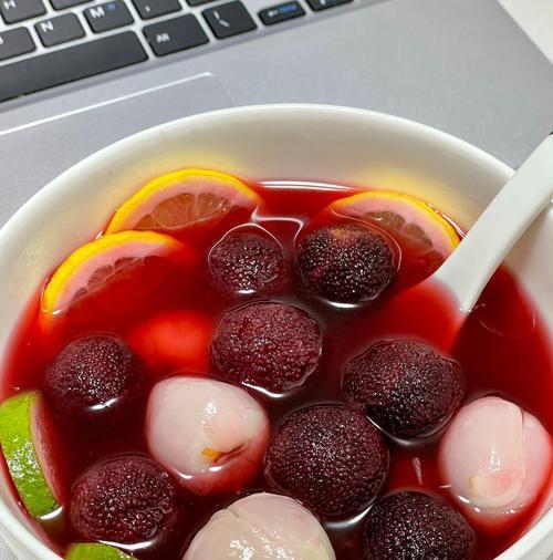 椰香荔枝冰的制作方法（做出一款清凉美味的夏日甜品）