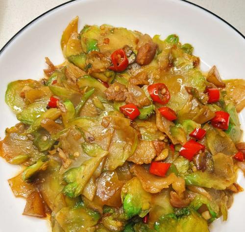 美味至极，糟香猪首的制作方法（一次尝试，让你爱上它的味道）