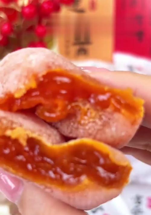 炸柿饼，香甜可口的秋季美食（如何制作一份口感酥脆、外皮金黄的炸柿饼）