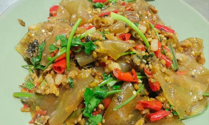 猪皮炒酸豆角，美味佳肴。（家常菜肴，热爱生活。）