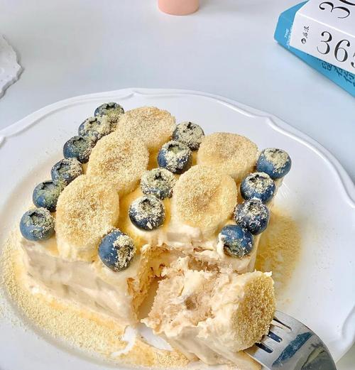轻松学会制作美味简单的蛋糕（教你在家也能做出一看就会的蛋糕，快来试试吧！）