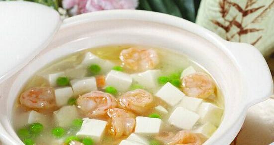 美味虾煲豆腐（用鲜虾和嫩豆腐打造香浓口感，简单易学！）