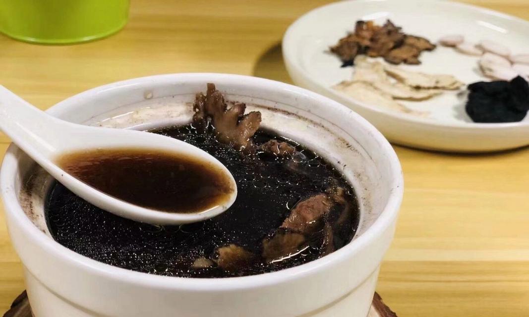 以润肺止咳一四物汤为主要药物的中药方剂制作方法（掌握一四物汤的原理和配制方法，帮助缓解肺部疾病）