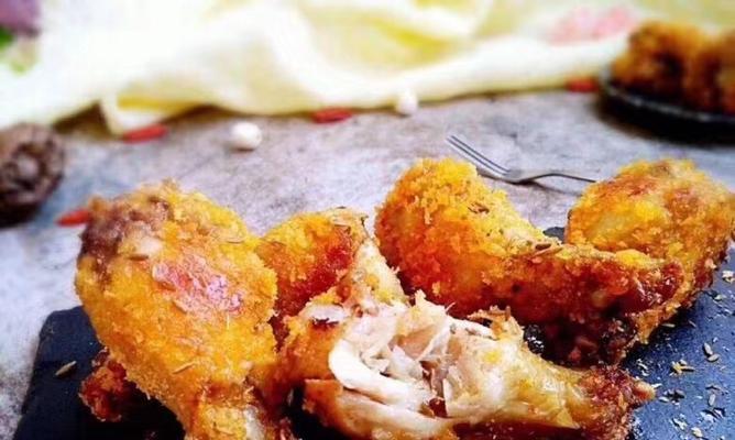 如何制作美味香酥炸鸡翅根（口感酥脆、香辣可口，以鸡翅根为主要原料的家庭烹饪必备）