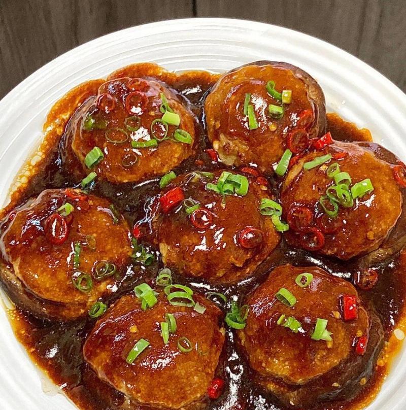 香菇盖肉的做法（简单易学的家常菜，让你吃到“肉”开心）