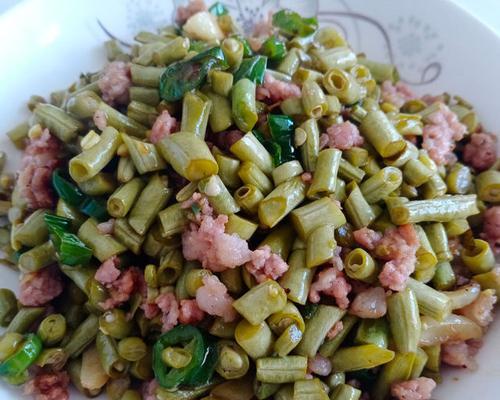 自制酸豆角炒肉末，美味健康的家常菜（口感清爽鲜美，做法简单易学）
