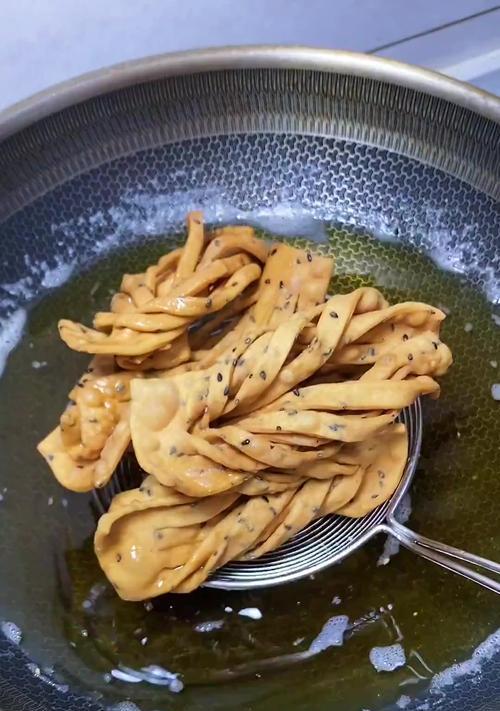 煮苦马叶，品尝健康滋味（营养丰富的苦马叶，煮出美食佳品）