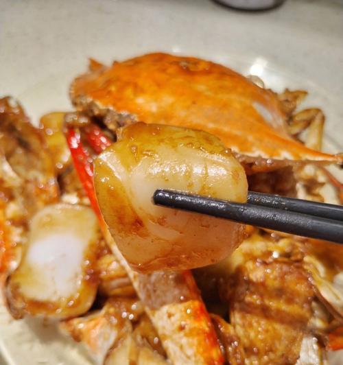 以梭子蟹烩年糕，味蕾醉人的美味佳肴（梭子蟹烩年糕，浓郁鲜美口感与营养价值并重）