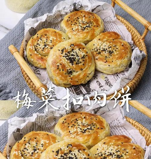 包菜肉丝焖饼的美食做法（家庭美味，轻松上手）