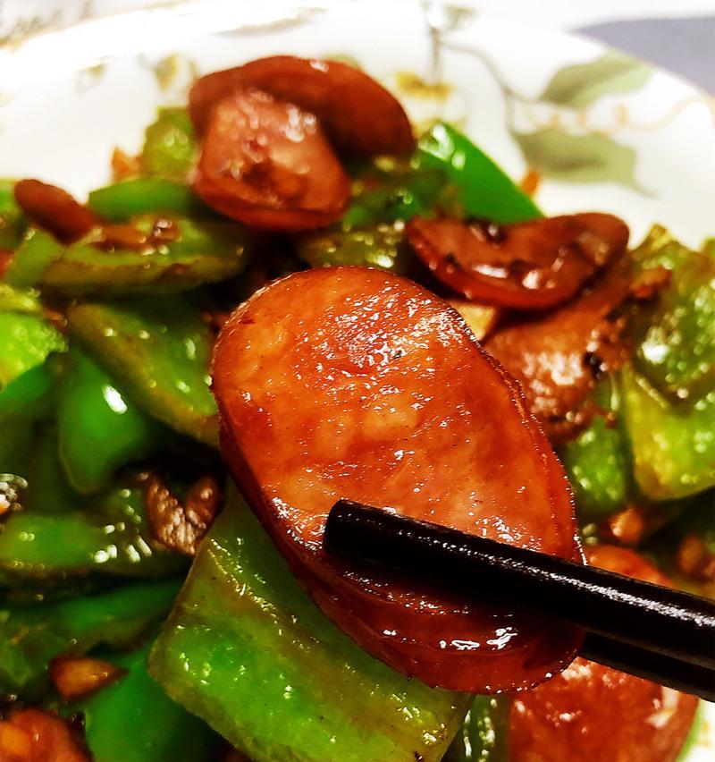 爆炒尖椒鸡肠，香辣味道超赞！（家常菜谱，快手做法让你轻松搞定！）