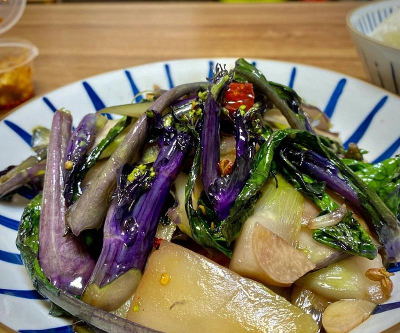 清水油盐炒油菜，美味又健康！（用清水油盐炒油菜的技巧与注意事项）